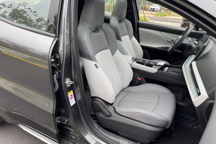 Used CHANGAN UNI-T 2023 Second-Generation 1.5T Prestige Model Right Front Seat