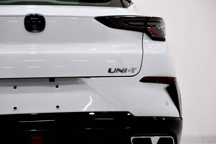 Used CHANGAN UNI-T 2023 Second-Generation 1.5T Prestige Model Exterior 5