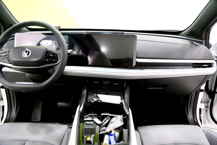 Used CHANGAN UNI-T 2023 Second-Generation 1.5T Prestige Model Interior 1