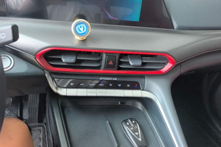 Used CHANGAN UNI-T 2020 1.5T Flagship Version Audio And AC Panel