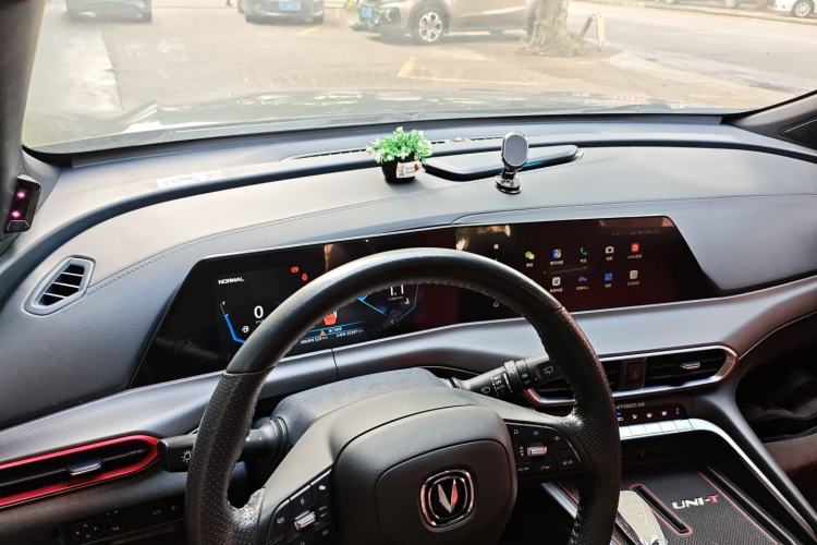 Used CHANGAN UNI-T 2020 1.5T Flagship Version Center Console
