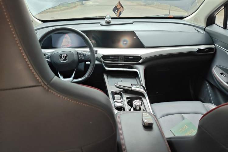 Used CHANGAN UNI-T 2020 1.5T Flagship Version Center Console