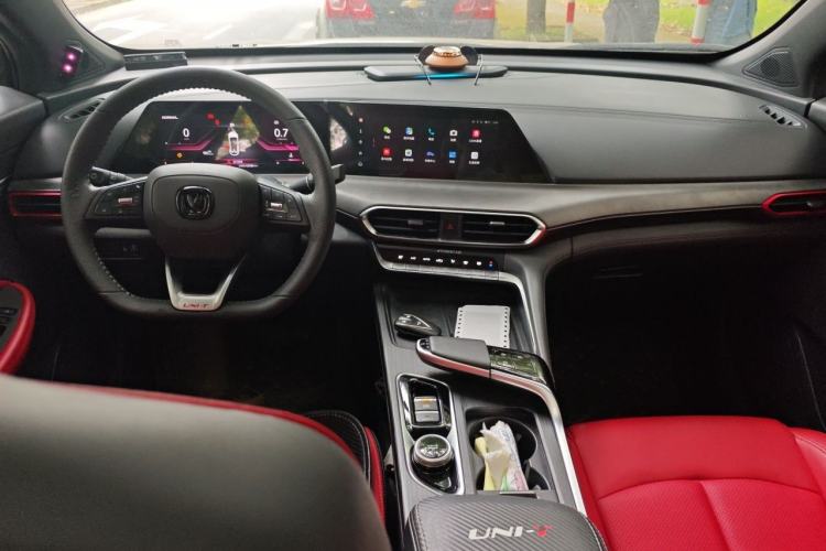 Used CHANGAN UNI-T 2020 1.5T Prestige Version Center Console