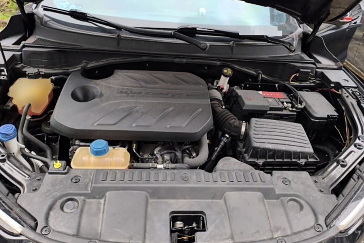 Used CHANGAN UNI-T 2020 1.5T Prestige Version Engine Bay