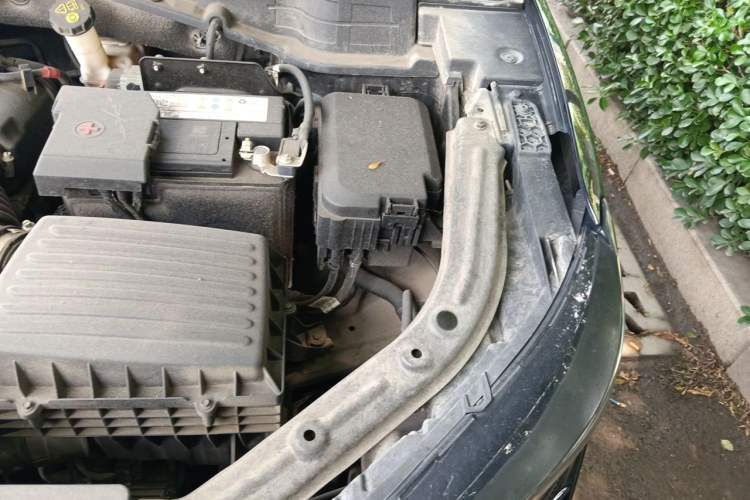 Used CHANGAN UNI-T 2020 1.5T Prestige Version Engine Bay Left