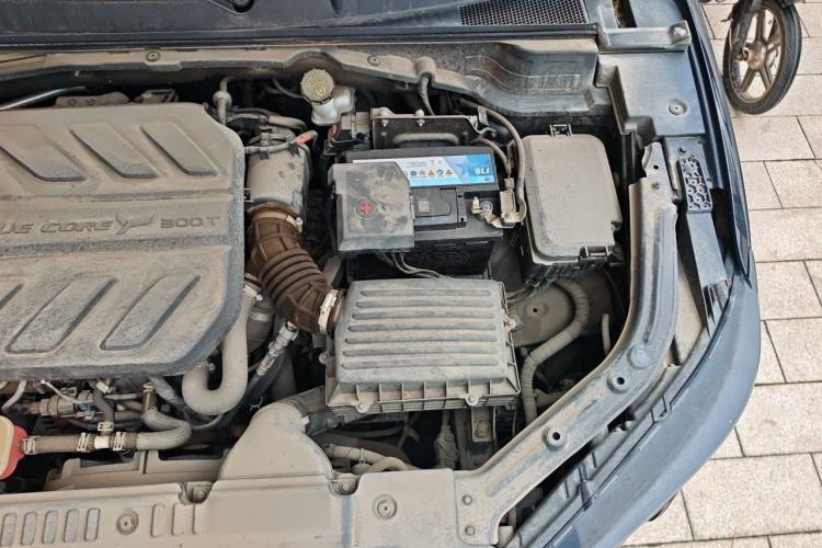 Used CHANGAN UNI-T 2020 1.5T Prestige Version Engine Bay Left