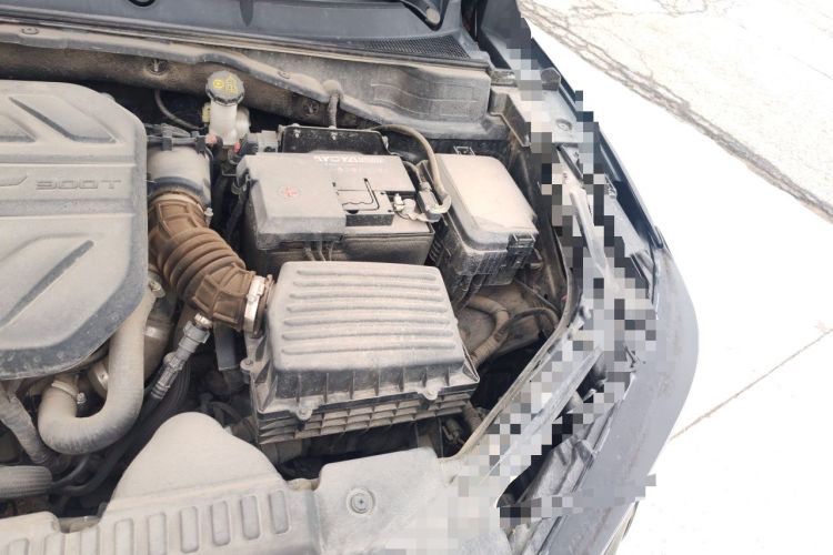 Used CHANGAN UNI-T 2020 1.5T Prestige Version Engine Bay Left