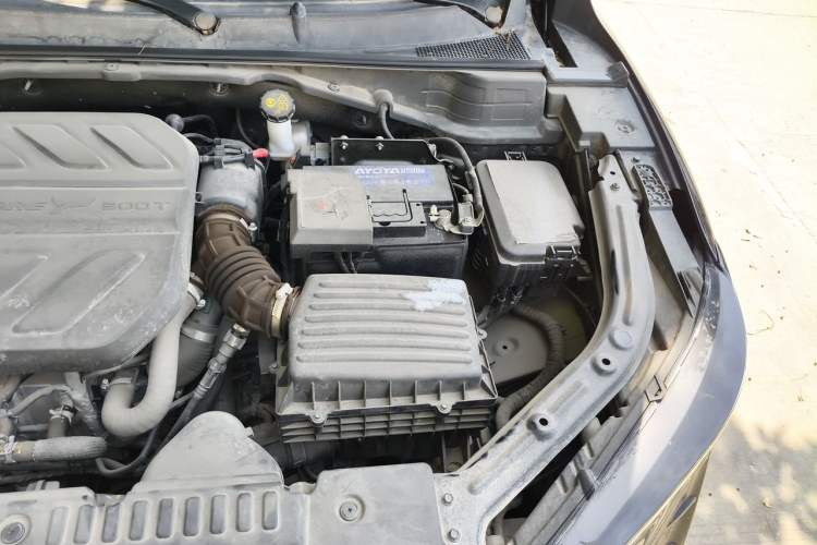 Used CHANGAN UNI-T 2020 1.5T Prestige Version Engine Bay Left