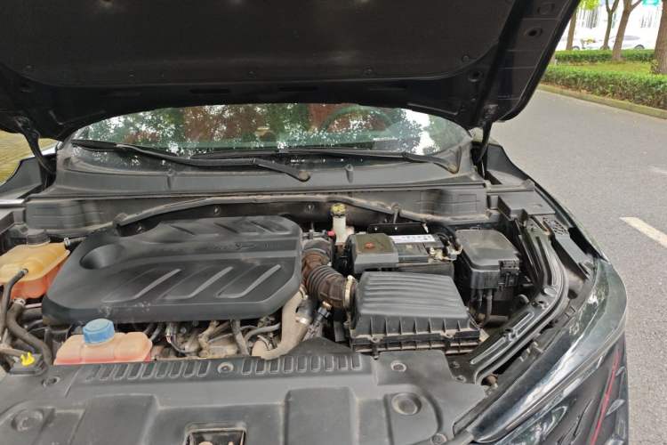 Used CHANGAN UNI-T 2020 1.5T Prestige Version Engine Bay Left