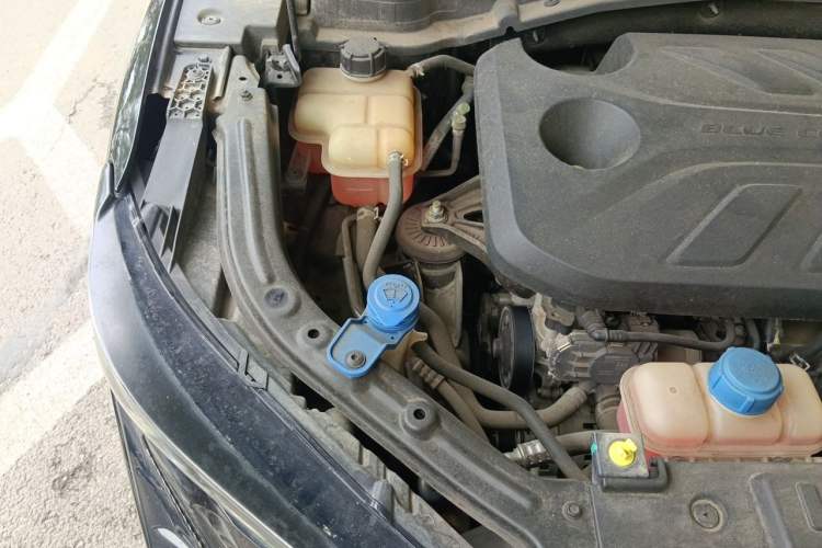 Used CHANGAN UNI-T 2020 1.5T Prestige Version Engine Bay Right