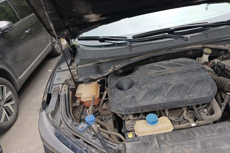Used CHANGAN UNI-T 2020 1.5T Flagship Version Engine Bay Right