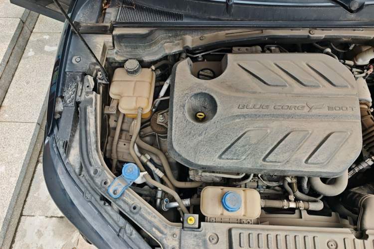 Used CHANGAN UNI-T 2020 1.5T Prestige Version Engine Bay Right