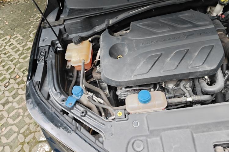 Used CHANGAN UNI-T 2020 1.5T Flagship Version Engine Bay Right