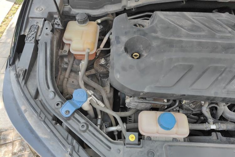 Used CHANGAN UNI-T 2020 1.5T Prestige Version Engine Bay Right