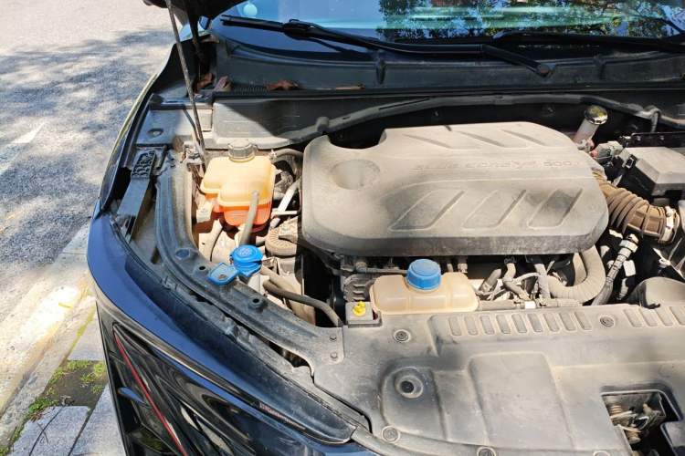 Used CHANGAN UNI-T 2020 1.5T Prestige Version Engine Bay Right