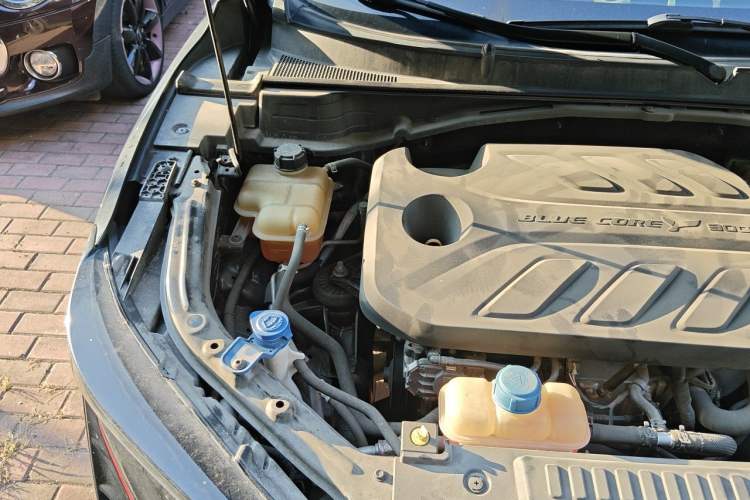 Used CHANGAN UNI-T 2020 1.5T Flagship Version Engine Bay Right