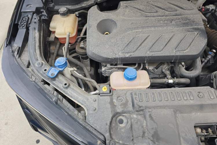 Used CHANGAN UNI-T 2020 1.5T Prestige Version Engine Bay Right