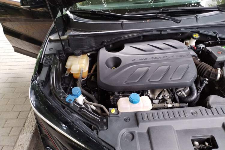 Used CHANGAN UNI-T 2020 1.5T Flagship Version Engine Bay Right