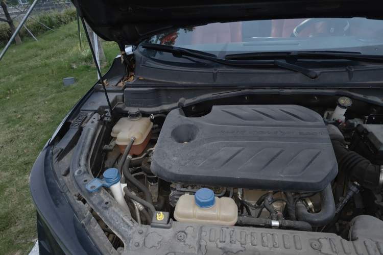 Used CHANGAN UNI-T 2020 1.5T Flagship Version Engine Bay Right