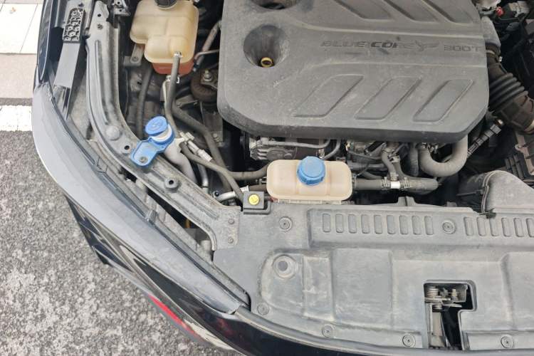 Used CHANGAN UNI-T 2020 1.5T Flagship Version Engine Bay Right