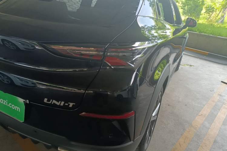 Used CHANGAN UNI-T 2020 1.5T Prestige Version Exterior 3