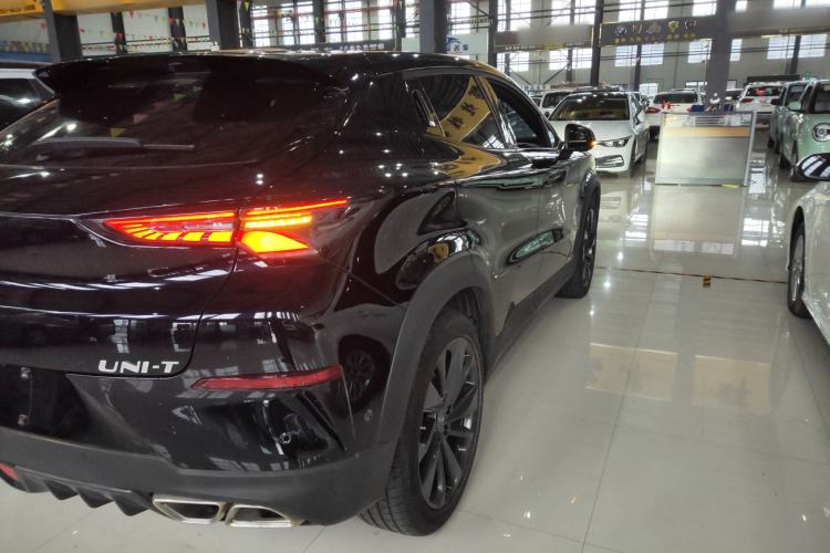 Used CHANGAN UNI-T 2020 1.5T Flagship Version Exterior 3
