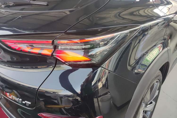 Used CHANGAN UNI-T 2020 1.5T Flagship Version Exterior 3