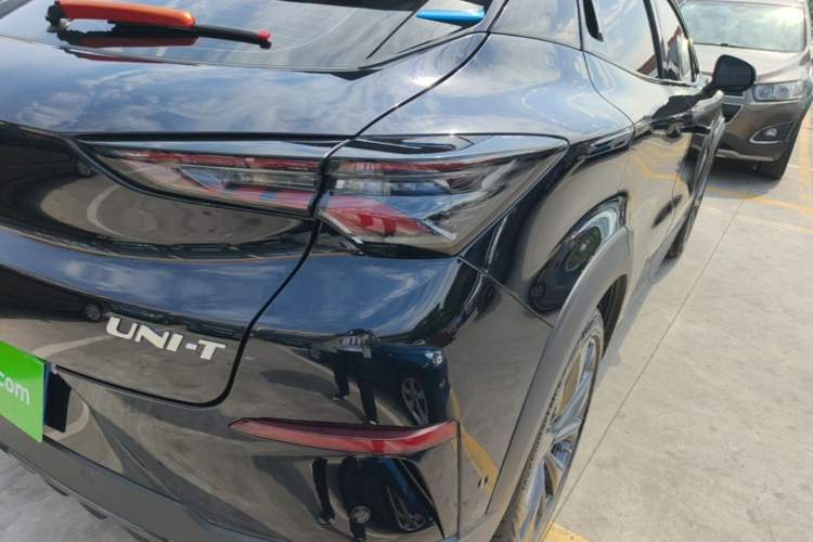 Used CHANGAN UNI-T 2020 1.5T Flagship Version Exterior 3
