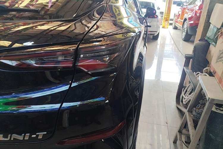 Used CHANGAN UNI-T 2020 1.5T Flagship Version Exterior 3