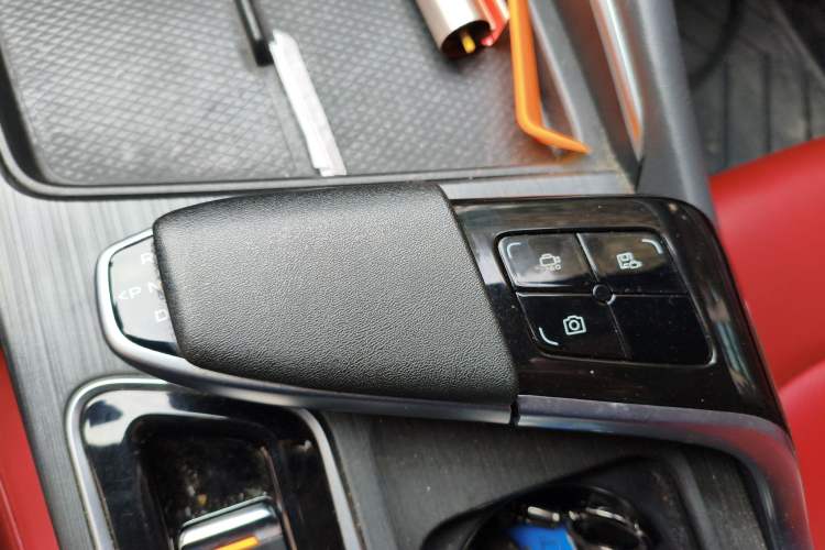 Used CHANGAN UNI-T 2020 1.5T Prestige Version Gear Lever