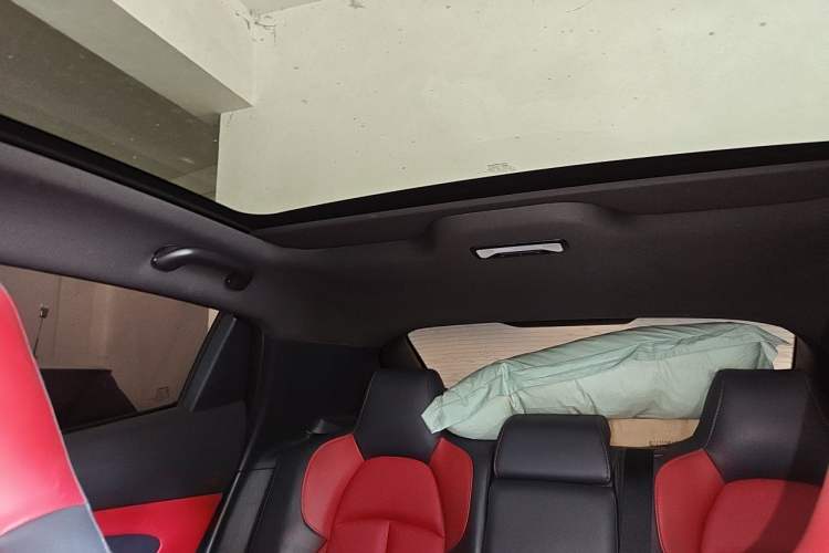 Used CHANGAN UNI-T 2020 1.5T Prestige Version Headliner