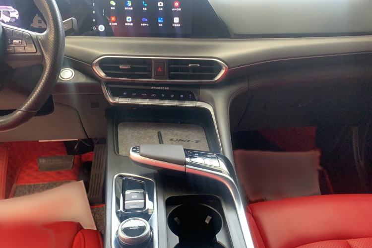 Used CHANGAN UNI-T 2020 1.5T Flagship Version Interior 3