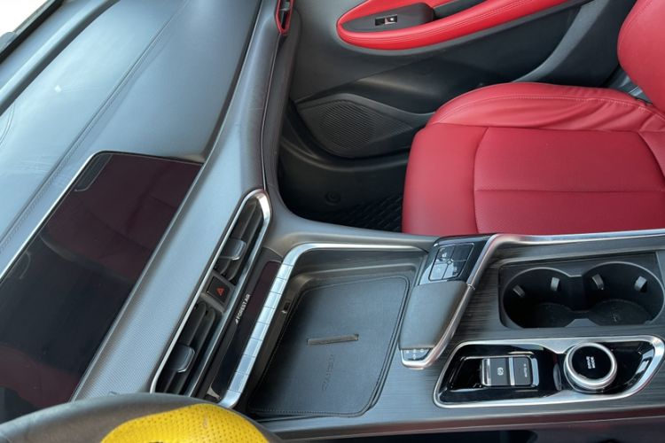 Used CHANGAN UNI-T 2020 1.5T Prestige Version Interior 9