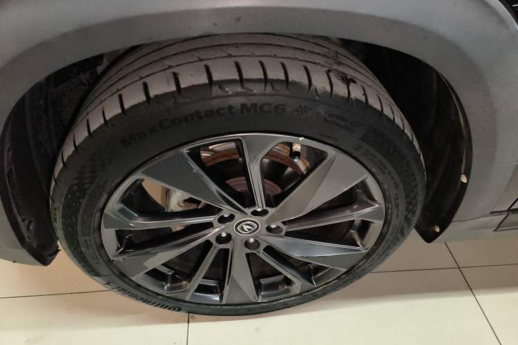 Used CHANGAN UNI-T 2020 1.5T Prestige Version Left Front Wheel Hub