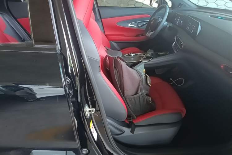 Used CHANGAN UNI-T 2020 1.5T Prestige Version Right Front Seat
