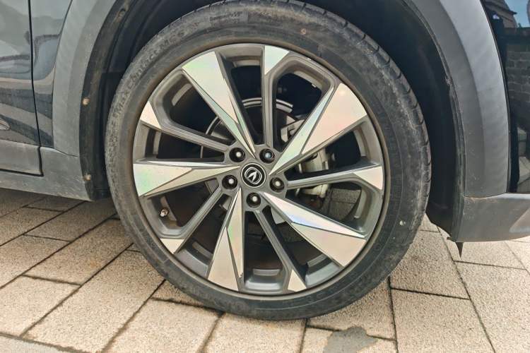 Used CHANGAN UNI-T 2020 1.5T Prestige Version Right Front Wheel Hub