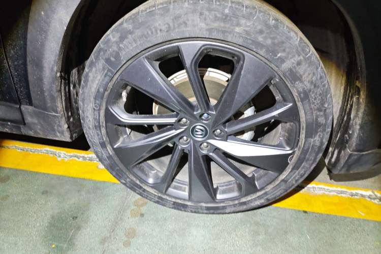 Used CHANGAN UNI-T 2020 1.5T Flagship Version Right Front Wheel Hub