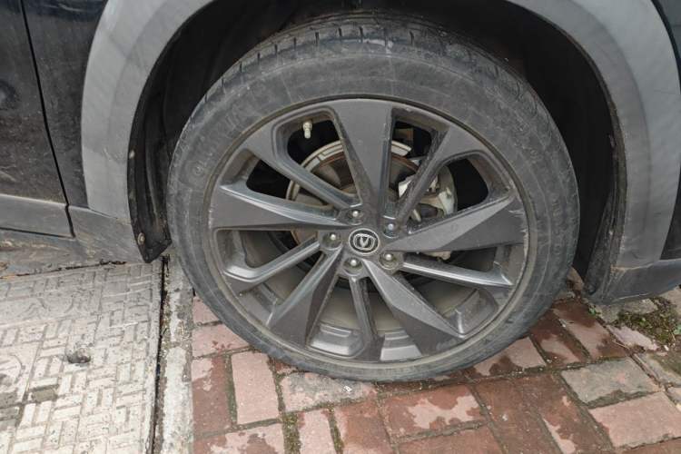 Used CHANGAN UNI-T 2020 1.5T Flagship Version Right Front Wheel Hub