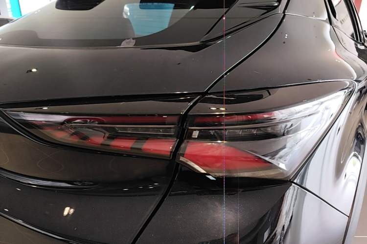 Used CHANGAN UNI-T 2020 1.5T Prestige Version Right Rear Taillight