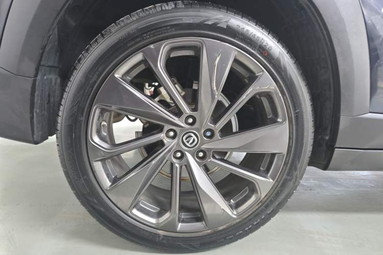 Used CHANGAN UNI-T 2020 1.5T Prestige Version Right Rear Wheel Hub
