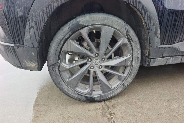 Used CHANGAN UNI-T 2020 1.5T Prestige Version Right Rear Wheel Hub