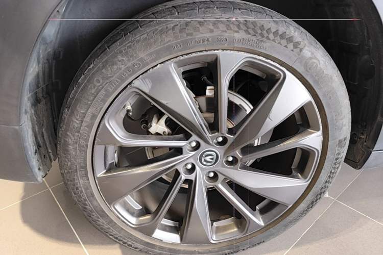 Used CHANGAN UNI-T 2020 1.5T Prestige Version Right Rear Wheel Hub