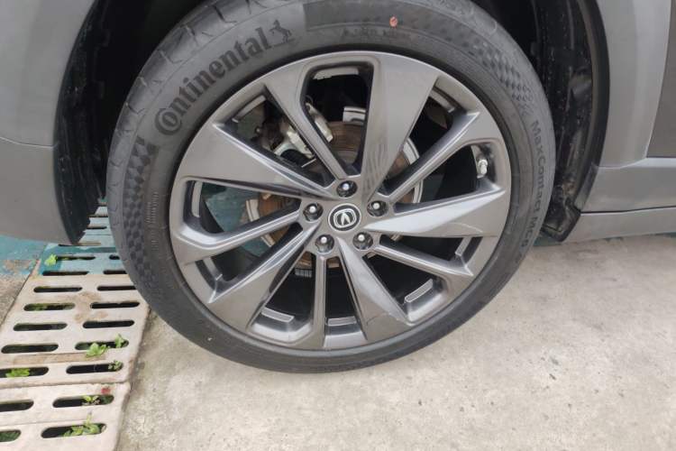 Used CHANGAN UNI-T 2020 1.5T Flagship Version Right Rear Wheel Hub