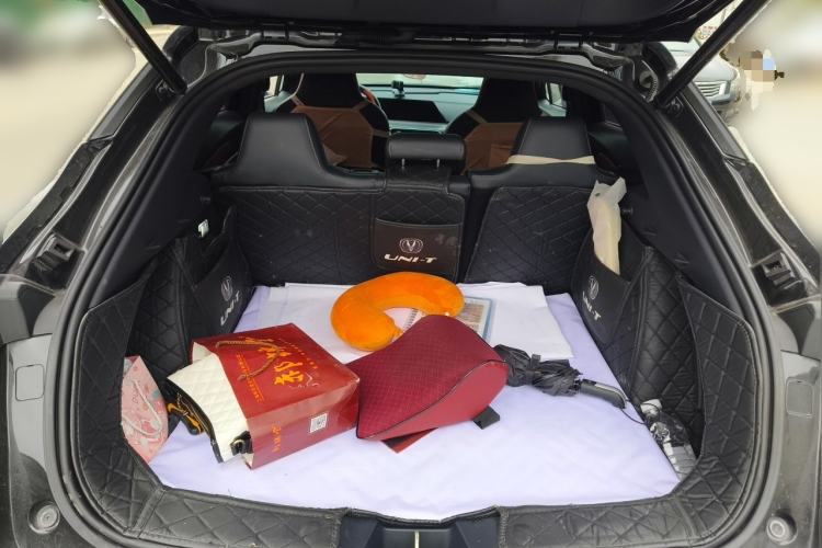 Used CHANGAN UNI-T 2020 1.5T Prestige Version Trunk