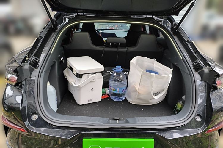 Used CHANGAN UNI-T 2020 1.5T Prestige Version Trunk