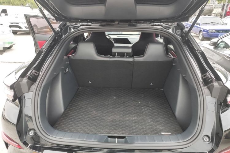 Used CHANGAN UNI-T 2020 1.5T Prestige Version Trunk