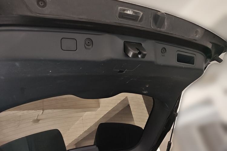 Used CHANGAN UNI-T 2020 1.5T Prestige Version Trunk