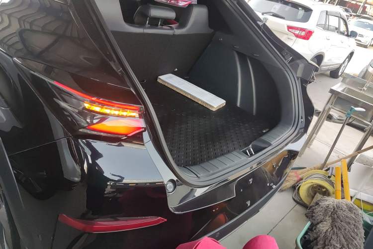 Used CHANGAN UNI-T 2020 1.5T Flagship Version Trunk