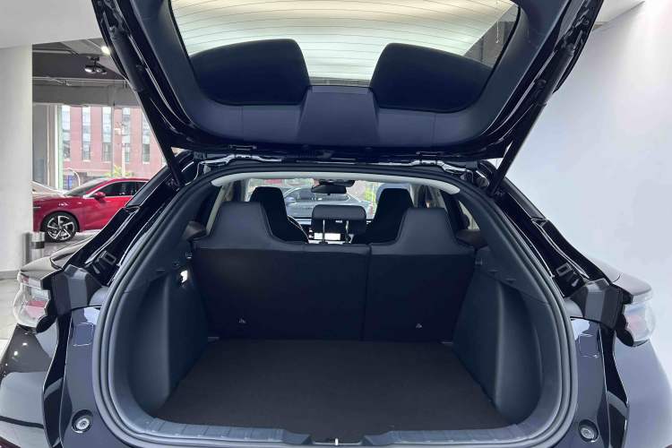Used CHANGAN UNI-T 2020 1.5T Flagship Version Trunk