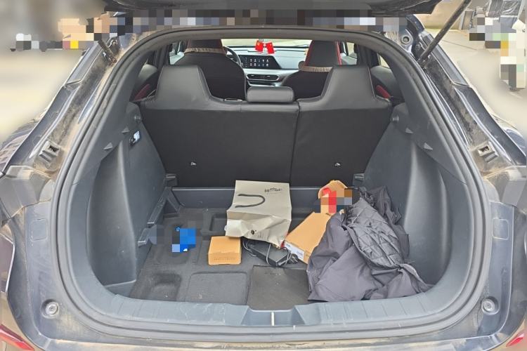 Used CHANGAN UNI-T 2020 1.5T Prestige Version Trunk